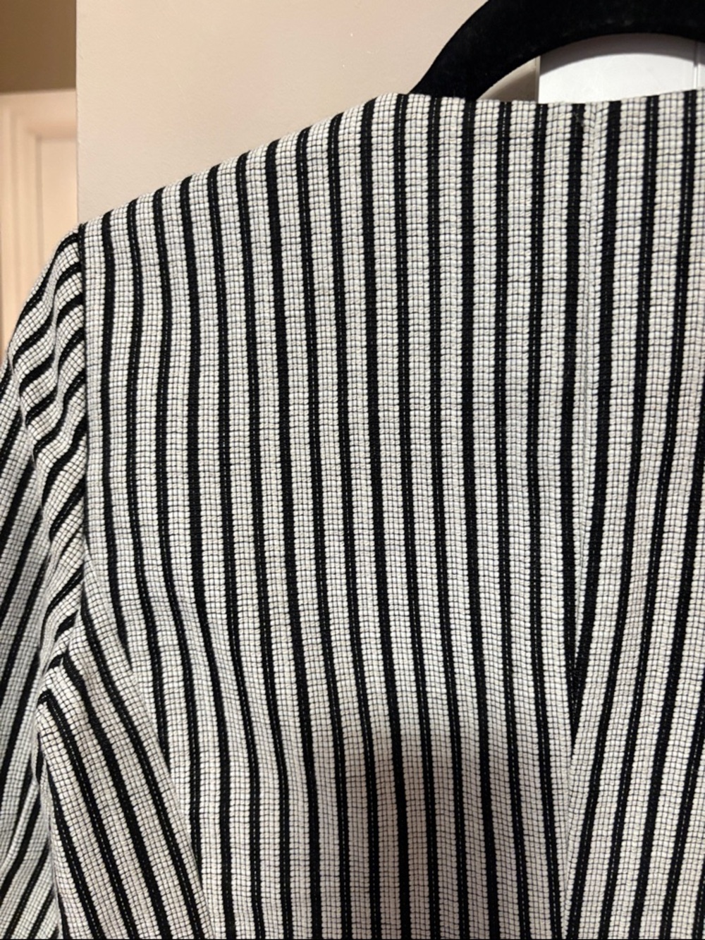 Hugo Boss Black and White Striped Collarless Blazer - Picture 14 of 14